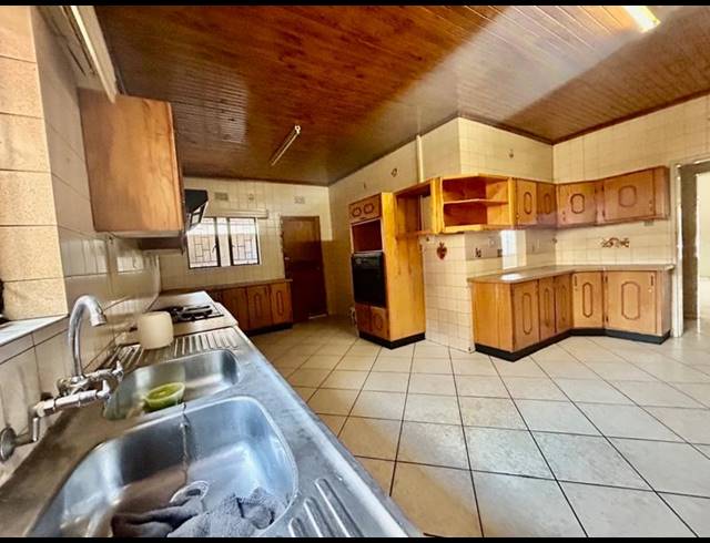 4 BEDROOM HOUSE FOR SALE IN VANDERBIJLPARK CE 1